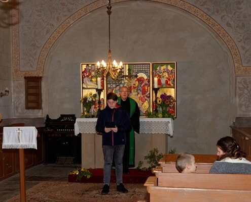 Auch die Jugend brachte sich beim Erntedankgottesdienst mit ein. Hier in Neuendorf B