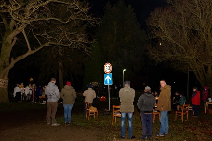 Unterwegs mit dem Weihnachtslicht am 18.12.2020 in Neuendorf B