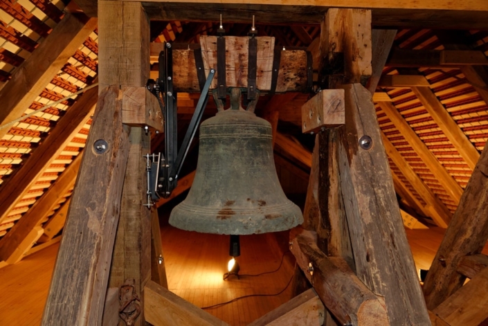 Glocke der Kirche in Wegezin mit aktuellster Läutetechnik