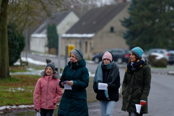 Besucher zur Veranstaltung Dorfkirche Mon Amour in Steinmocker