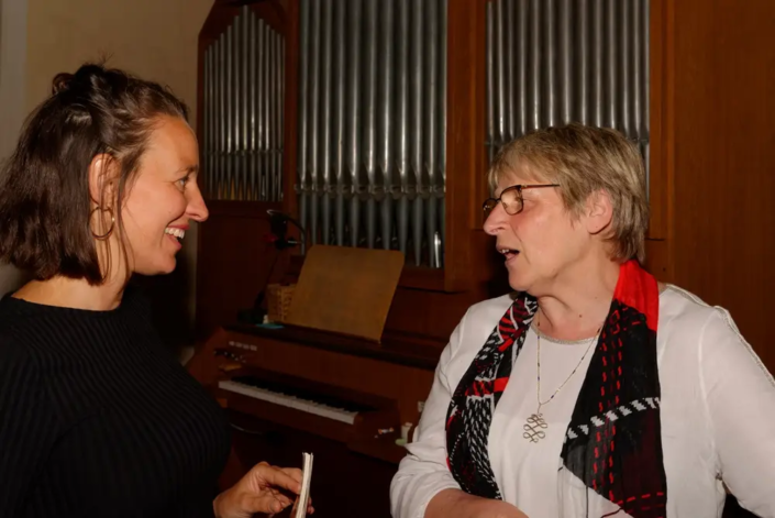 Kirchenmusikdirektorin Ruth-Margret Friedrich im Gespräch mit Josephine