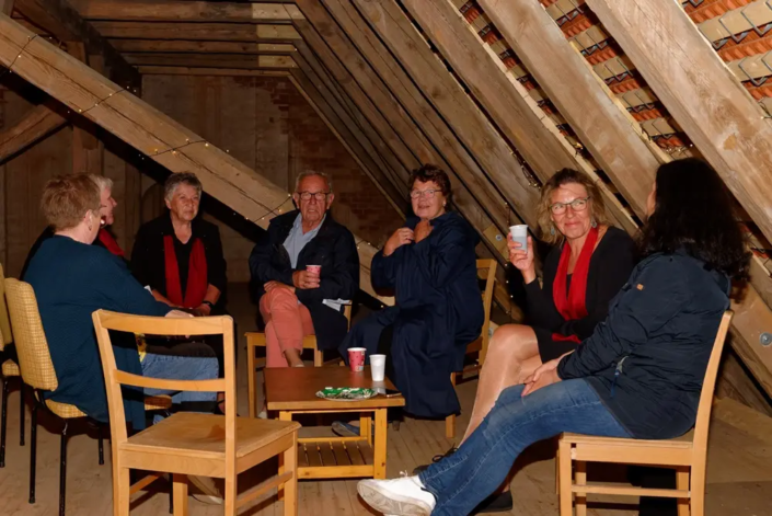 Miteinander auf dem Dachboder der Wegeziner Dorfkirche