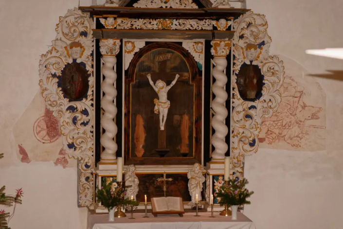 Der Altar der Kriener Kirche