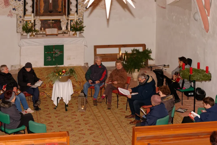 Verse und Weisen zum Adventssingen in der Kriener Kirche 2022