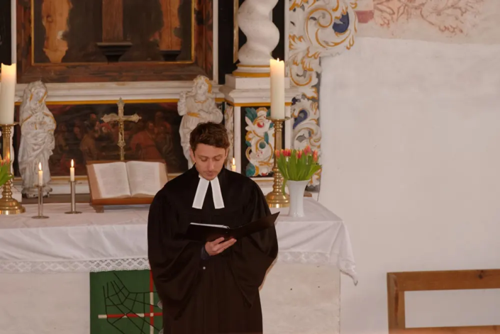 Pastor Helge Jörgensen im Gottesdienst zur Einführung der Kirchengemeinderäte im Januar 2023