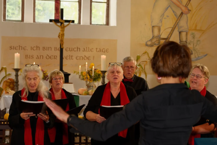 Der Kirchenchor in Steinmocker zum Erntedankfest