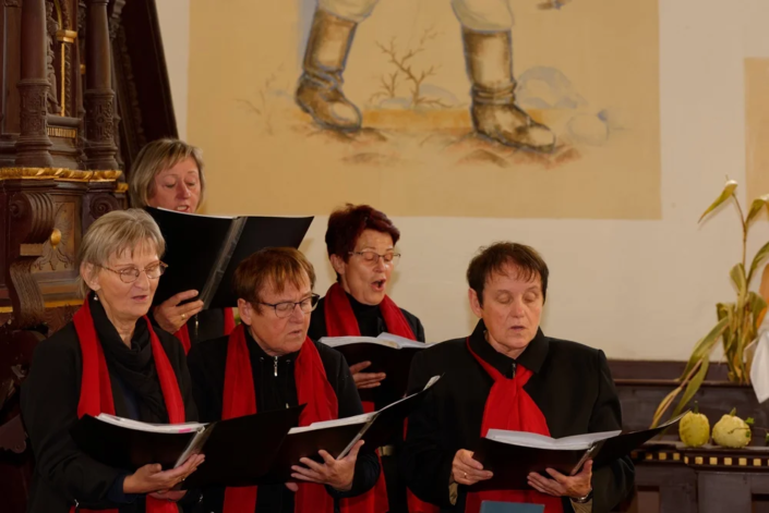 Der Kirchenchor in Steinmocker zum Erntedankfest